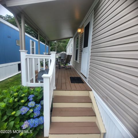 57 Shorehaven Road, Hazlet, NJ 07730