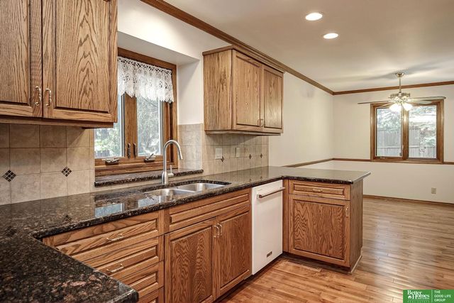 806 N 131 Court, Omaha, NE 68154