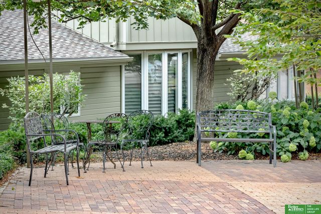 806 N 131 Court, Omaha, NE 68154