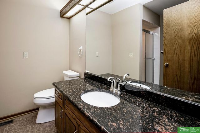 806 N 131 Court, Omaha, NE 68154