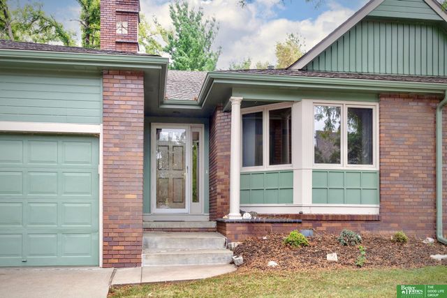 806 N 131 Court, Omaha, NE 68154