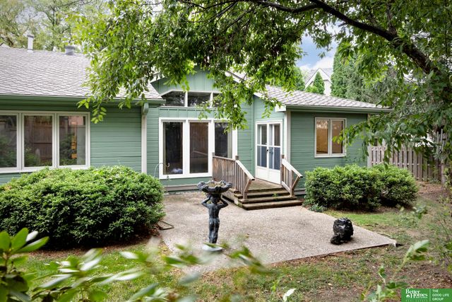 806 N 131 Court, Omaha, NE 68154