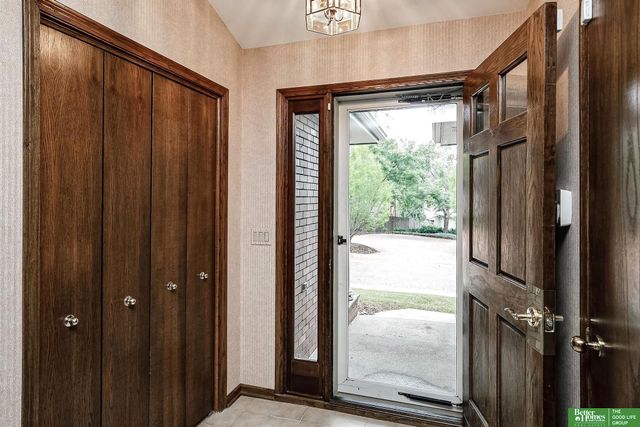 806 N 131 Court, Omaha, NE 68154