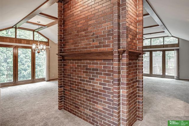 806 N 131 Court, Omaha, NE 68154