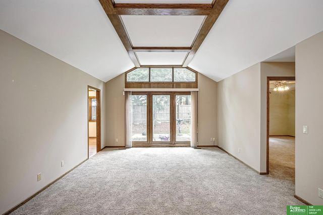806 N 131 Court, Omaha, NE 68154