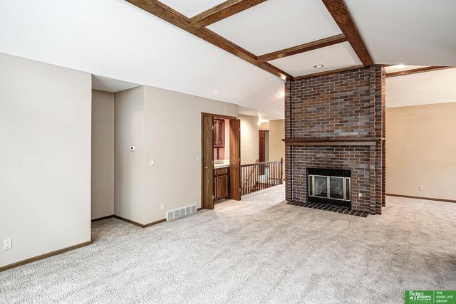 806 N 131 Court, Omaha, NE 68154
