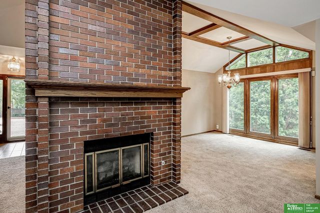 806 N 131 Court, Omaha, NE 68154