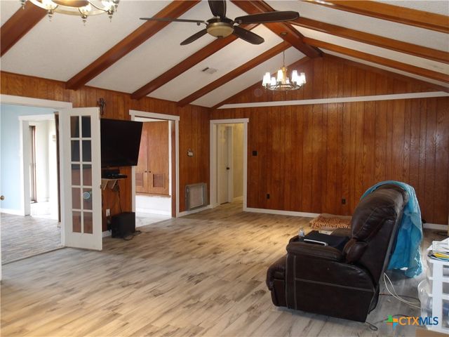 2512 S State Highway 36, Gatesville, TX 76528