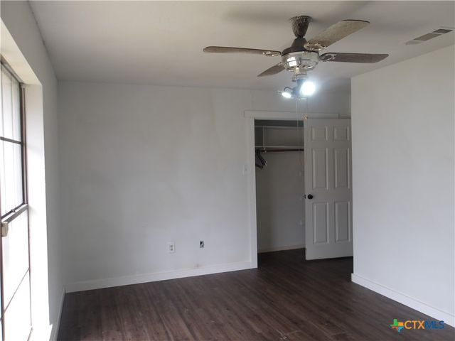 2512 S State Highway 36, Gatesville, TX 76528