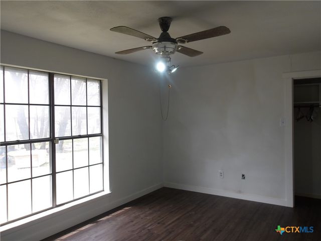 2512 S State Highway 36, Gatesville, TX 76528
