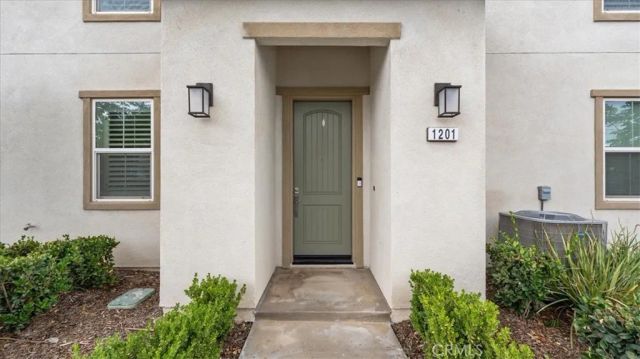 1201 Garnet Court, Colton, CA 92324