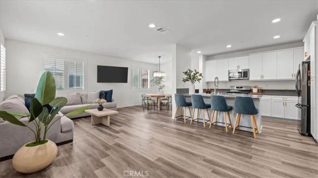 1201 Garnet Court, Colton, CA 92324
