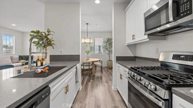 1201 Garnet Court, Colton, CA 92324