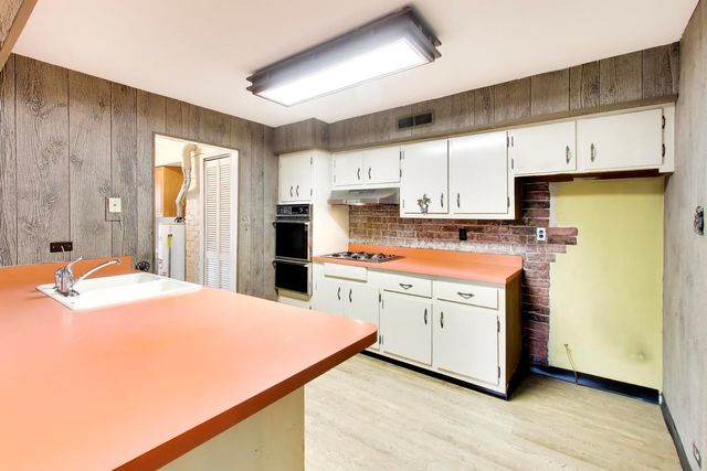 3040 N Wolf Road, Melrose Park, IL 60164