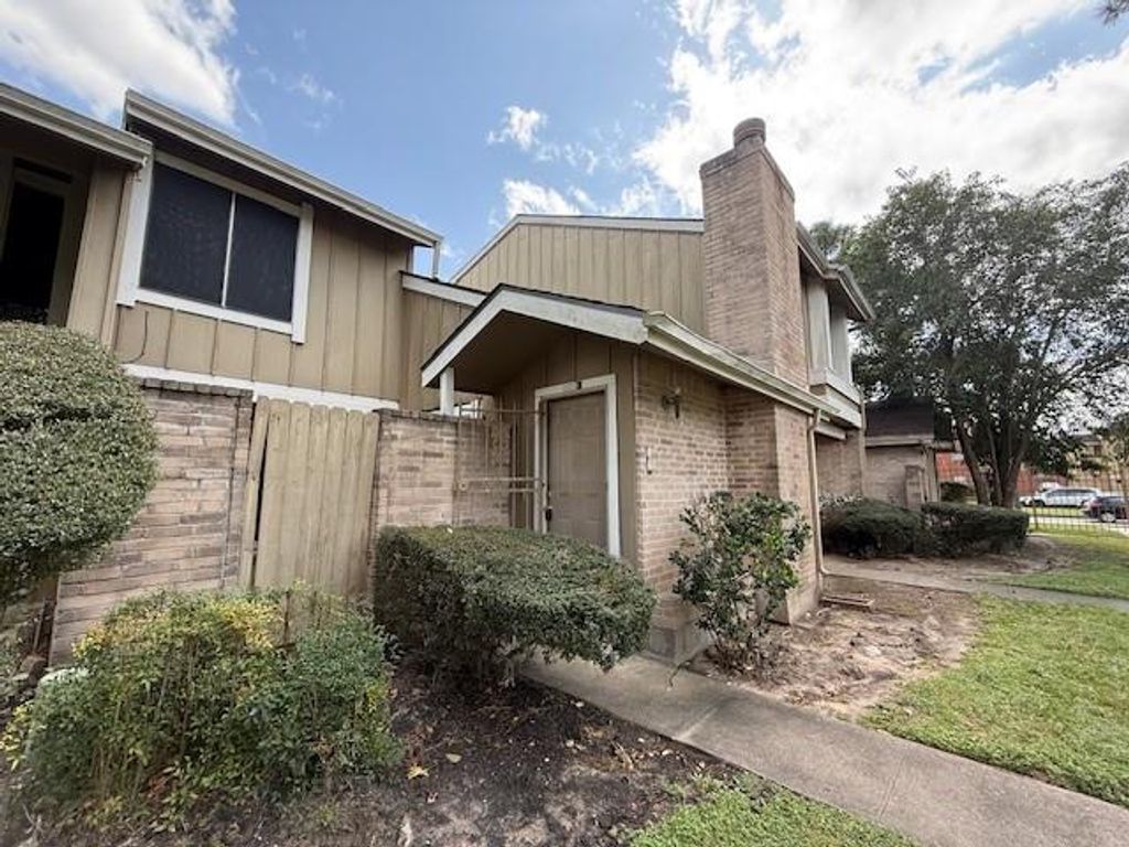 6106 W Airport Boulevard 18, Houston, TX 77035