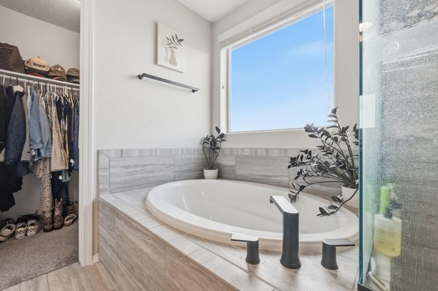12120 Echo Valley Lane NW, Albuquerque, NM 87120
