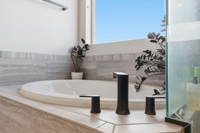 12120 Echo Valley Lane NW, Albuquerque, NM 87120