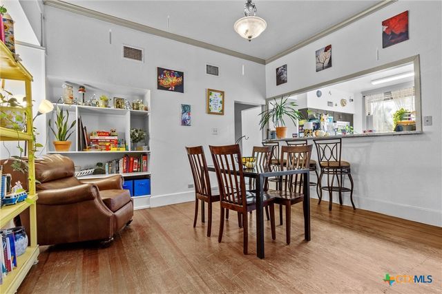 527 W San Antonio Street, San Marcos, TX 78666