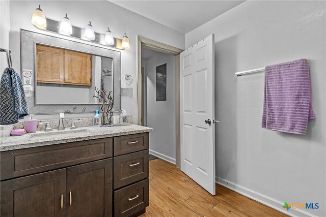 527 W San Antonio Street, San Marcos, TX 78666