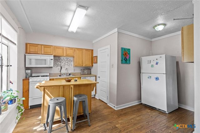 527 W San Antonio Street, San Marcos, TX 78666