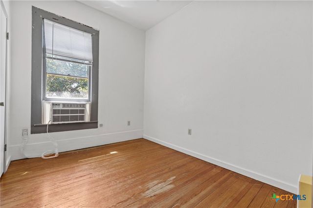 527 W San Antonio Street, San Marcos, TX 78666