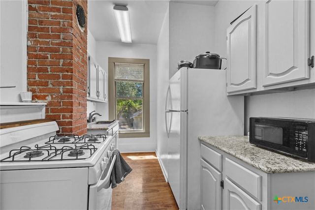 527 W San Antonio Street, San Marcos, TX 78666
