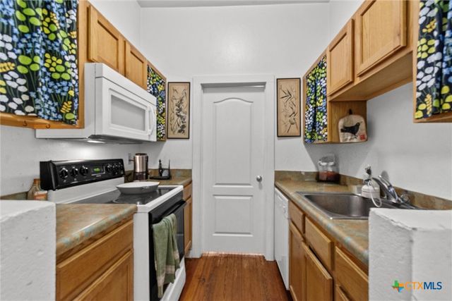 527 W San Antonio Street, San Marcos, TX 78666