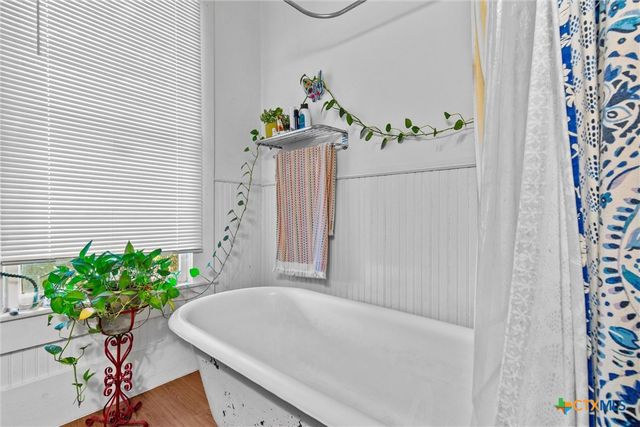 527 W San Antonio Street, San Marcos, TX 78666