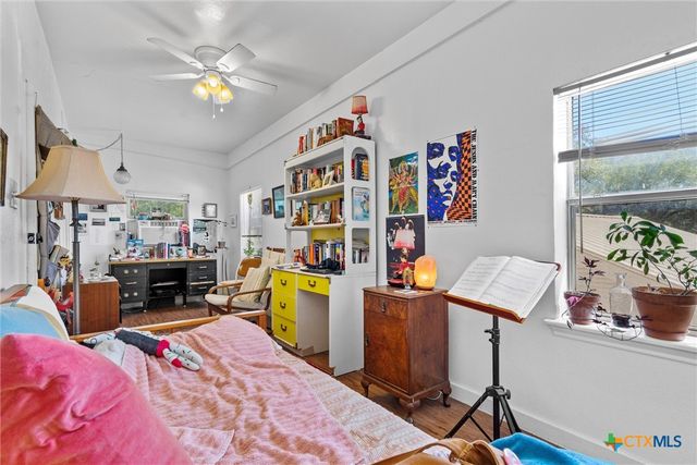 527 W San Antonio Street, San Marcos, TX 78666