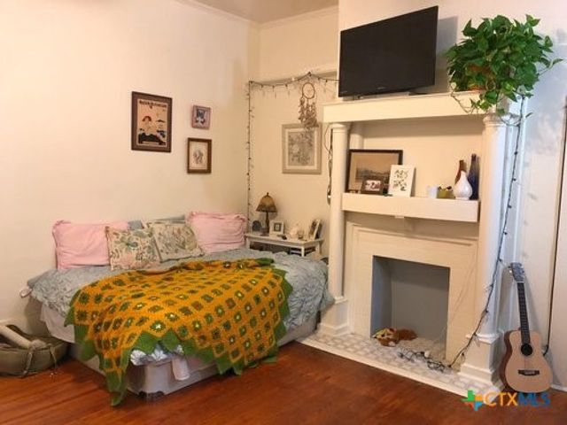 527 W San Antonio Street, San Marcos, TX 78666