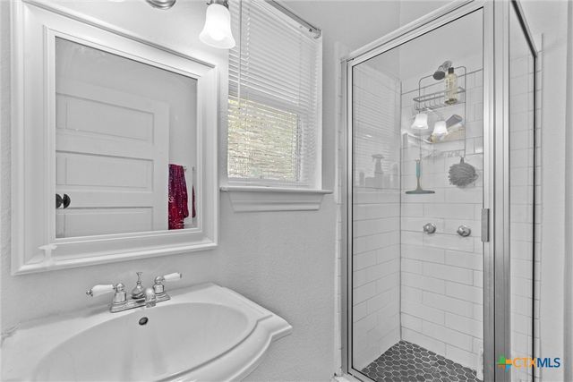 527 W San Antonio Street, San Marcos, TX 78666