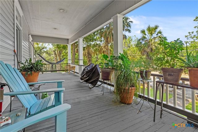 527 W San Antonio Street, San Marcos, TX 78666