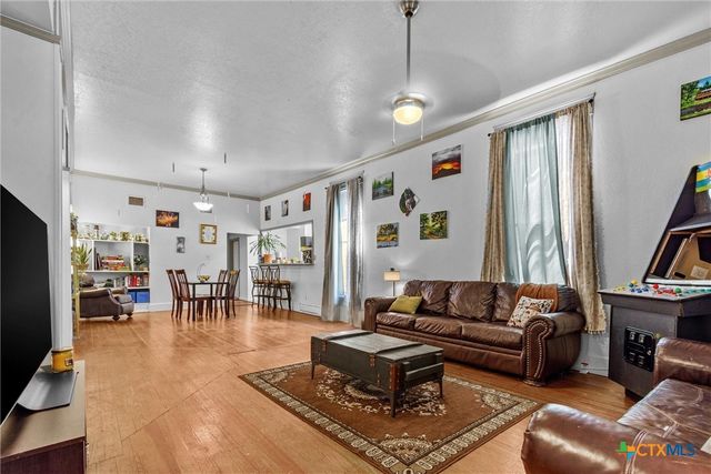 527 W San Antonio Street, San Marcos, TX 78666