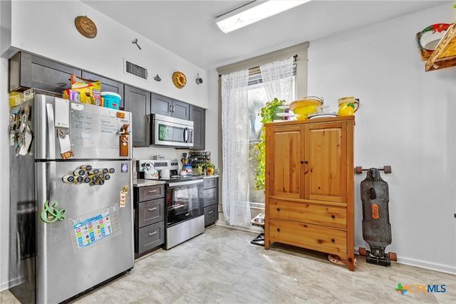 527 W San Antonio Street, San Marcos, TX 78666