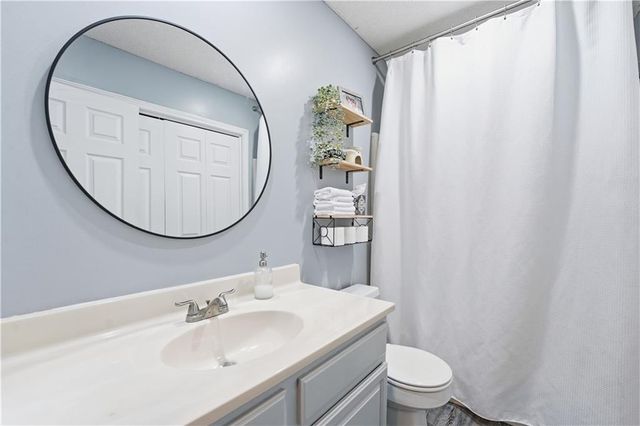 13021 Everett Court, Kansas City, KS 66109