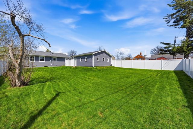 2765 14th Ave, Marion, IA 52302