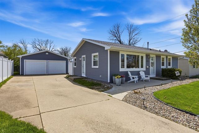 2765 14th Ave, Marion, IA 52302