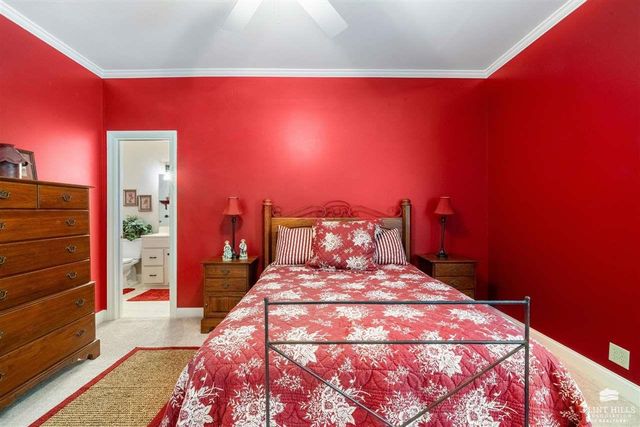 630 S Scenic Drive, Manhattan, KS 66503