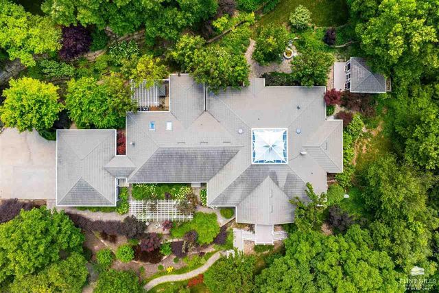 630 S Scenic Drive, Manhattan, KS 66503