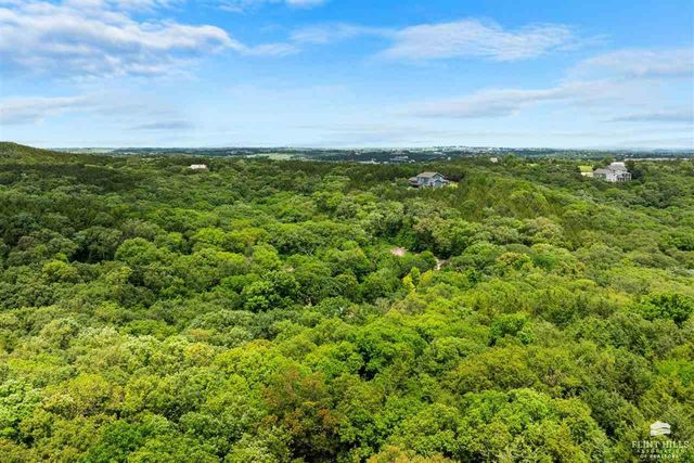 630 S Scenic Drive, Manhattan, KS 66503