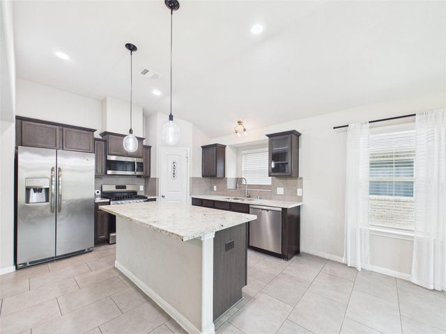 721 Rim Water Drive, Alvin, TX 77511