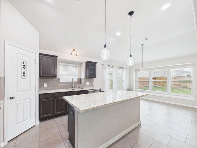 721 Rim Water Drive, Alvin, TX 77511