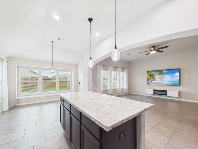 721 Rim Water Drive, Alvin, TX 77511