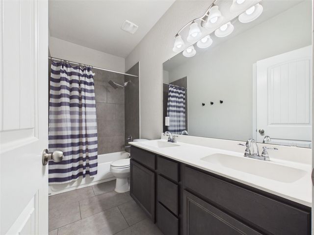 721 Rim Water Drive, Alvin, TX 77511