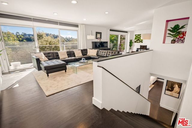 2388 Kimridge Road, Beverly Hills, CA 90210