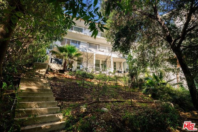 2388 Kimridge Road, Beverly Hills, CA 90210