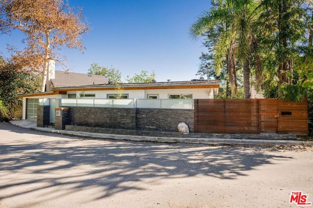 2388 Kimridge Road, Beverly Hills, CA 90210