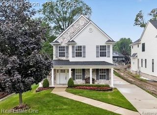 757 Lounsbury Avenue, Rochester, MI 48307