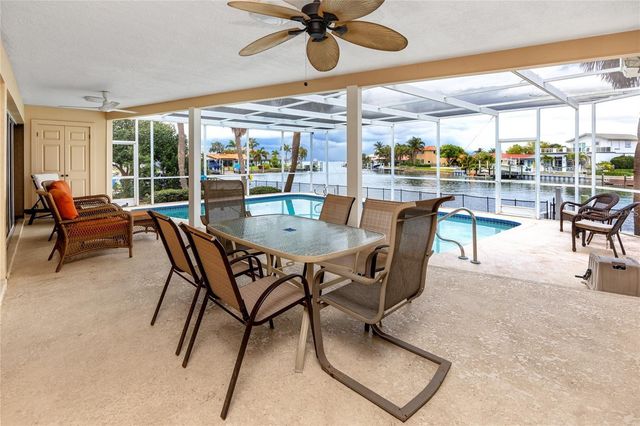 2096 MASSACHUSETTS AVENUE NE, St Petersburg, FL 33703