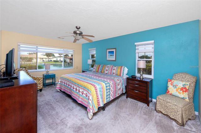 2096 MASSACHUSETTS AVENUE NE, St Petersburg, FL 33703